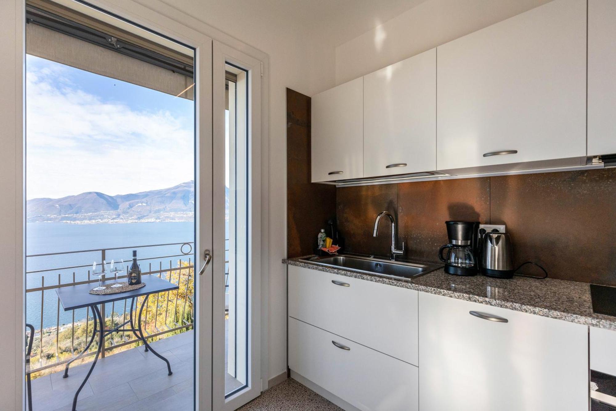 Casa Serena Lake View Torri Del Benaco Eksteriør billede
