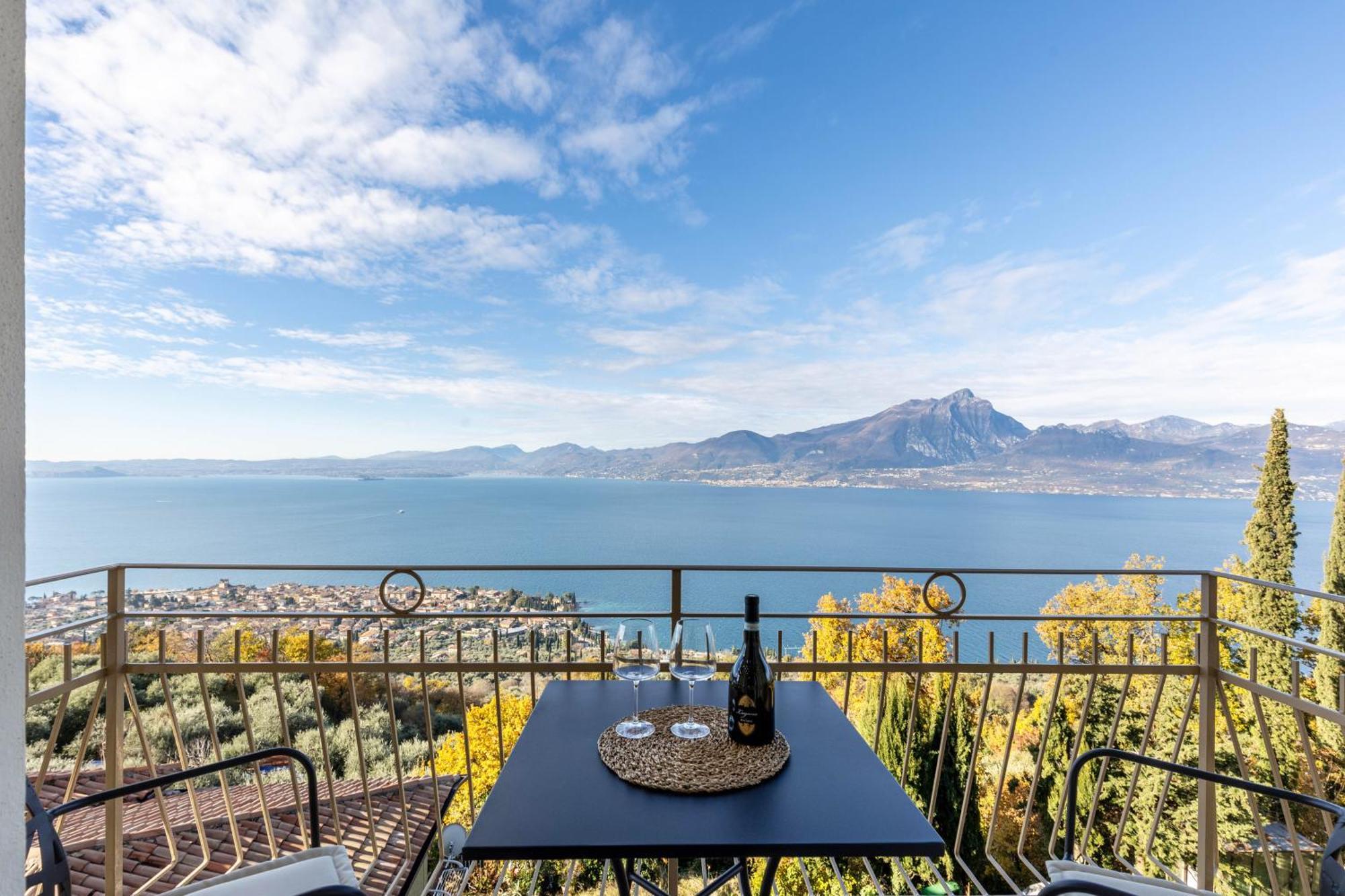 Casa Serena Lake View Torri Del Benaco Eksteriør billede